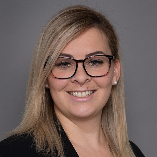 Porträtfoto von Theresa Marinier